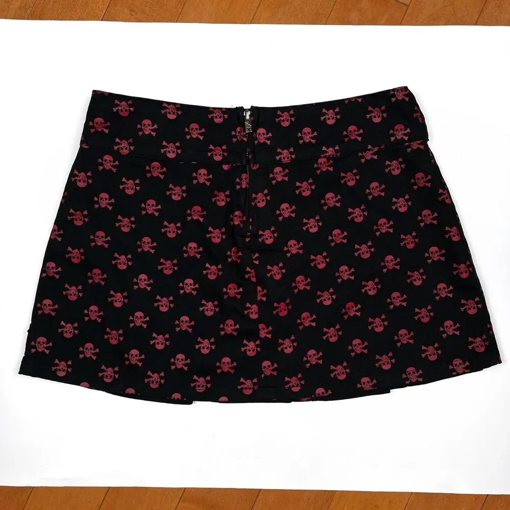 NWT Vintage Y2K Tripp NYC Red Skull Belted Black Mini Skirt Medium Deadstock